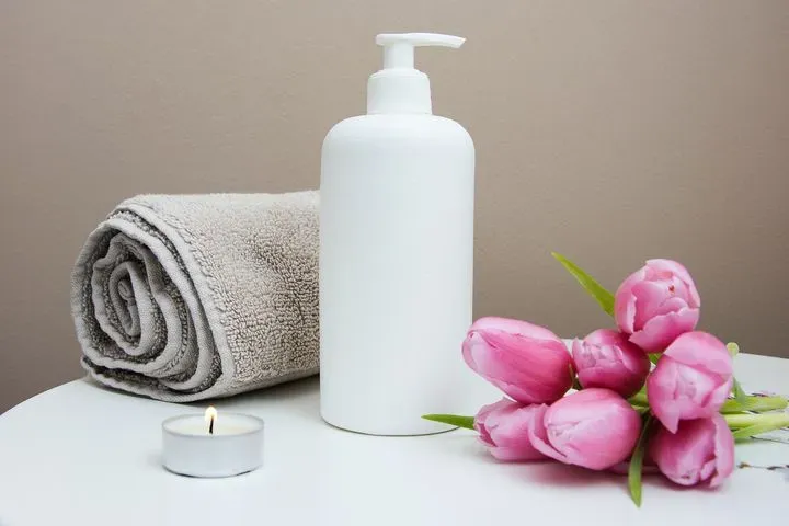 https://cdn.salonspotlight.com/photos/nQ8zhzNYrac62sKYC2yZ/1e538112-a766-435c-aff6-36b06ffa578e_720x720