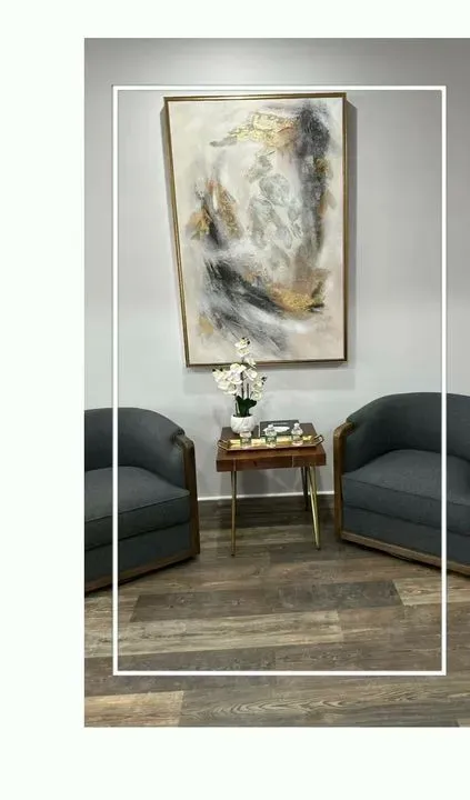https://cdn.salonspotlight.com/photos/nRywqU1r9b43cs38x5oq/8ce3029c-142c-4ba9-8a11-5c0672080da9_720x720