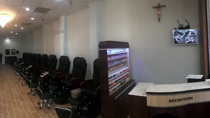 https://cdn.salonspotlight.com/photos/nSmimoUta1Qlgp2Vqi0x/c42cc8bc-2d8b-4b68-aea2-0c73c24a2720_720x720