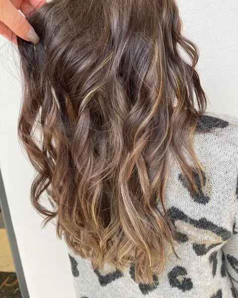 https://cdn.salonspotlight.com/photos/nTLRhneOSWTSDandPs3D/fdbb6399-693a-4730-ae99-76ba3eeb6621_720x720