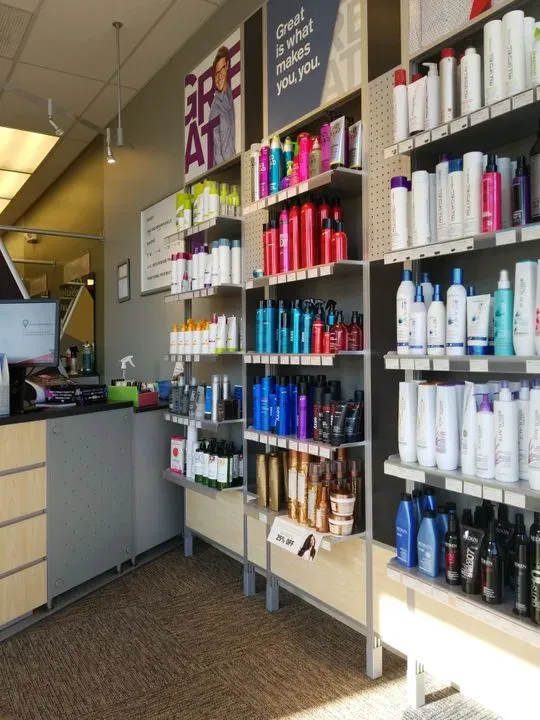 https://cdn.salonspotlight.com/photos/nUPzEiBV00NfiNtTQ19v/87caff64-3b6d-4389-a9fb-7fb0e3b7e812_720x720