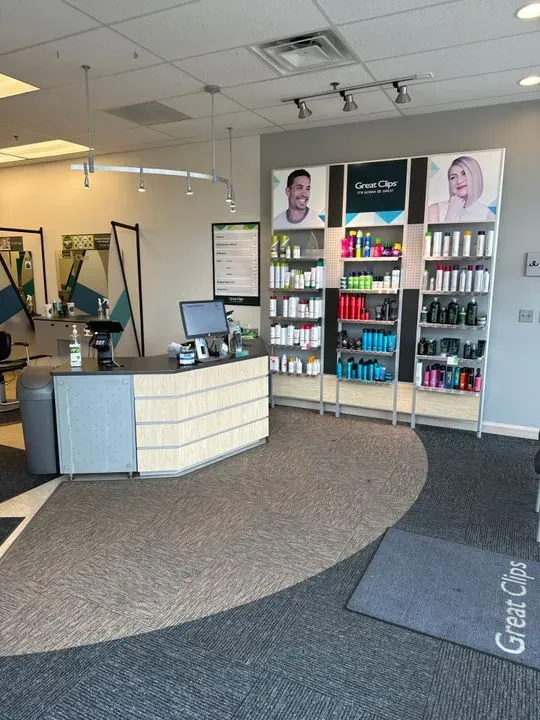 https://cdn.salonspotlight.com/photos/nUPzEiBV00NfiNtTQ19v/8f0968a7-25fb-4a2b-924a-26a5f42fe0be_720x720