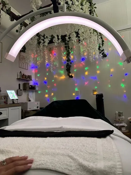 https://cdn.salonspotlight.com/photos/nVQVXqTnvzalXHuNygCv/54f8d07c-02aa-4e51-bb88-bec3d0e0e2fe_720x720