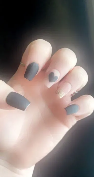 https://cdn.salonspotlight.com/photos/nVkhzSHCJFMaW71LrBd7/04ae04ea-f121-40fd-8aa4-8dfc10eee252_720x720