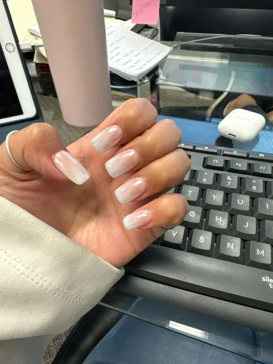 https://cdn.salonspotlight.com/photos/nXOa1nwveYyGuCo0cEJn/b7f3d612-3ea8-4dbe-9b1e-5061ce6bf14b_720x720