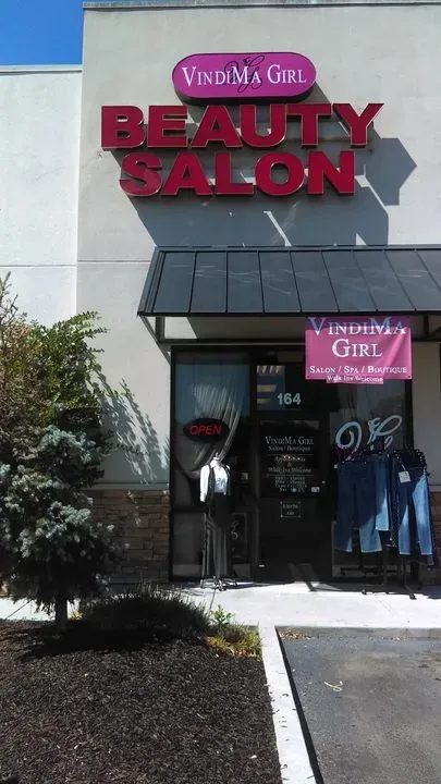 https://cdn.salonspotlight.com/photos/nY73M2RxSXpmySitxr3S/14da6cae-3c79-47c4-ad3e-532db3f9749b_720x720