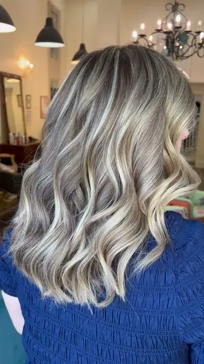 https://cdn.salonspotlight.com/photos/na4OWeHewAvFmXxQkCMo/73fc0ab6-d8b9-4d55-81cc-5c171af6745c_720x720