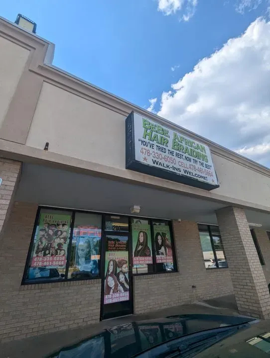 https://cdn.salonspotlight.com/photos/nb9yQqU8kpeOwFcZbcMy/b1a212d4-55a8-4034-8ded-05deb25feeb8_720x720