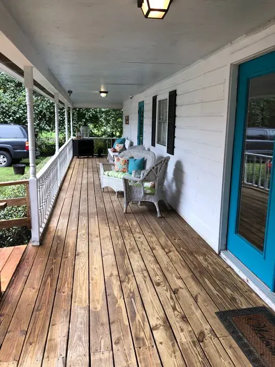 https://cdn.salonspotlight.com/photos/ncFgxto51vgF4UNc9zWh/ea0767e1-7b0e-4bf1-8619-dc4af290d9dd_720x720