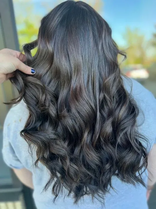 https://cdn.salonspotlight.com/photos/ndPcI0URfMzrtloufiiD/0ea06315-8503-4b1f-abc6-3ab0a78fc437_720x720