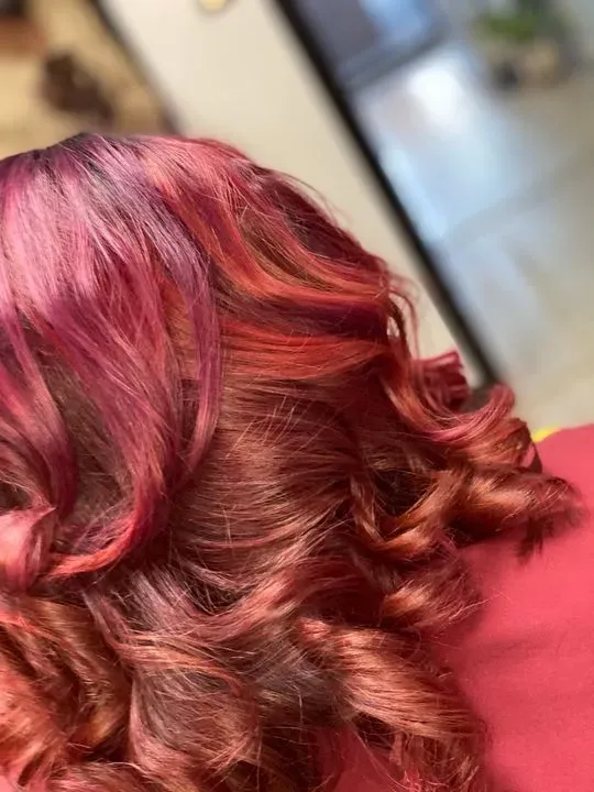 https://cdn.salonspotlight.com/photos/nh6aKRxLFR494qiW5NL3/4e3cf36f-c2a8-44f8-b0c8-54fe88aee95d_720x720