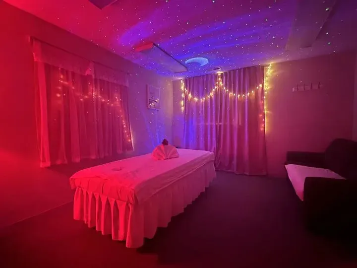 https://cdn.salonspotlight.com/photos/nhubStIKJ6GcZLQ4envW/74e7bd34-7514-484d-896d-187bf52629ec_720x720
