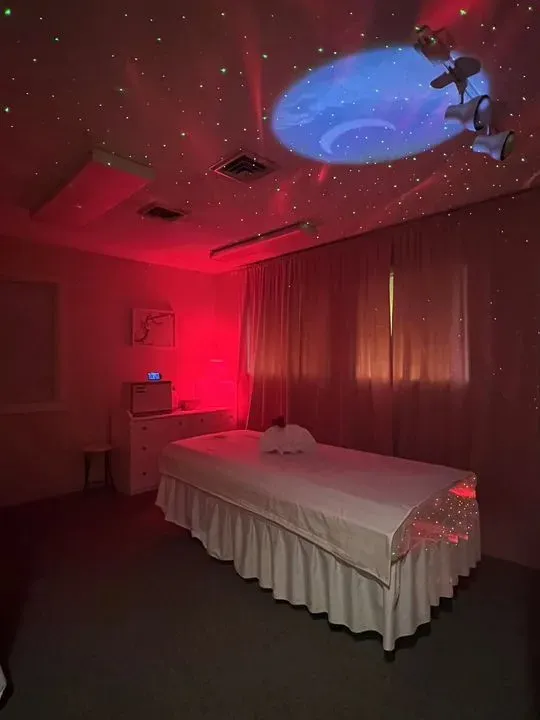 https://cdn.salonspotlight.com/photos/nhubStIKJ6GcZLQ4envW/8582adc4-ac7a-4a1e-a95e-6b8d993b9f19_720x720