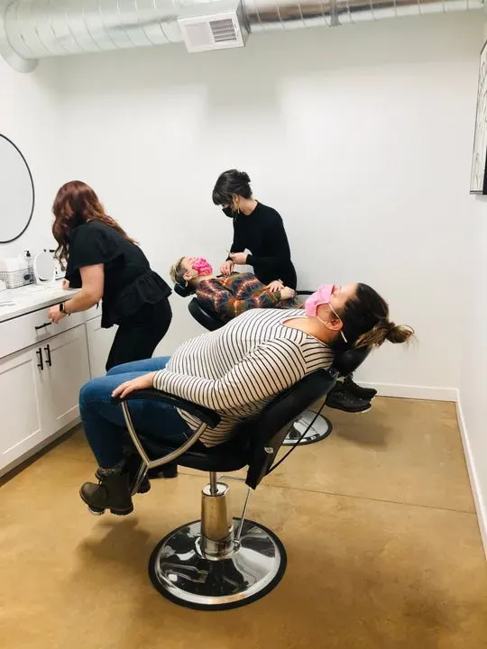 https://cdn.salonspotlight.com/photos/ni0c2Qb8dWqeBqjiIZfL/c06ee00e-dbaf-481a-9bfd-36679d742ff0_720x720