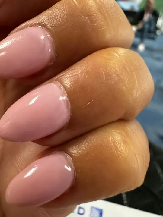 https://cdn.salonspotlight.com/photos/niA1SZLSFdHWcSV9eRrf/aa3829a5-740a-4f66-89b4-bb552431b1bc_720x720