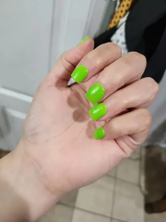 https://cdn.salonspotlight.com/photos/niA1SZLSFdHWcSV9eRrf/c9ea297a-c9e4-495e-bce3-83dfa9aad04e_720x720