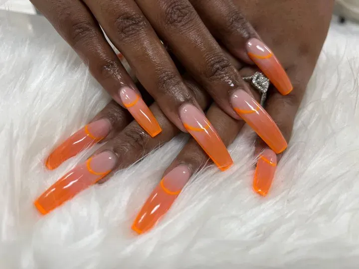 https://cdn.salonspotlight.com/photos/niZJUbwt8Aa19euKrc4Z/2015bc2b-011b-4f54-87f8-940c814aa7b6_720x720