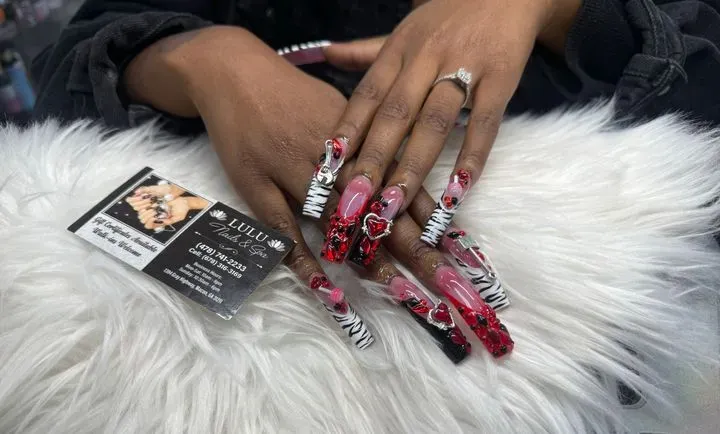 https://cdn.salonspotlight.com/photos/niZJUbwt8Aa19euKrc4Z/d6a88f60-9b53-4ac7-a71f-257c7c180bfc_720x720