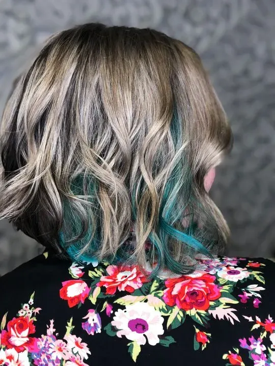 https://cdn.salonspotlight.com/photos/noirvRfyauUNOUjIIKVC/502b137b-eeca-4e1b-86a0-d47bb2efd6dc_720x720