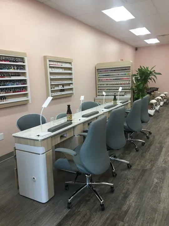https://cdn.salonspotlight.com/photos/nokPrUZcCb4d8KlyMs7d/874822c8-8d17-4d37-8fb7-ac8b74a43ff0_720x720