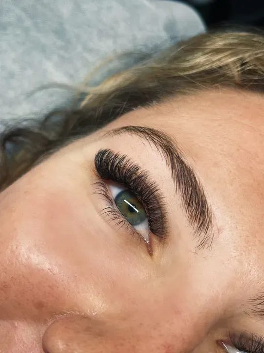https://cdn.salonspotlight.com/photos/nuFJLg9GiFw12ZohAQhT/94a43232-af43-4abf-b192-4f10a73ed1f8_720x720