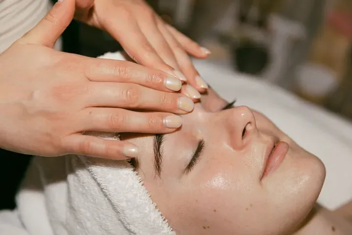 https://cdn.salonspotlight.com/photos/nwPGwufQH89dVh2BLOCO/8e6c0e97-5aab-404b-9006-b6186960523e_720x720