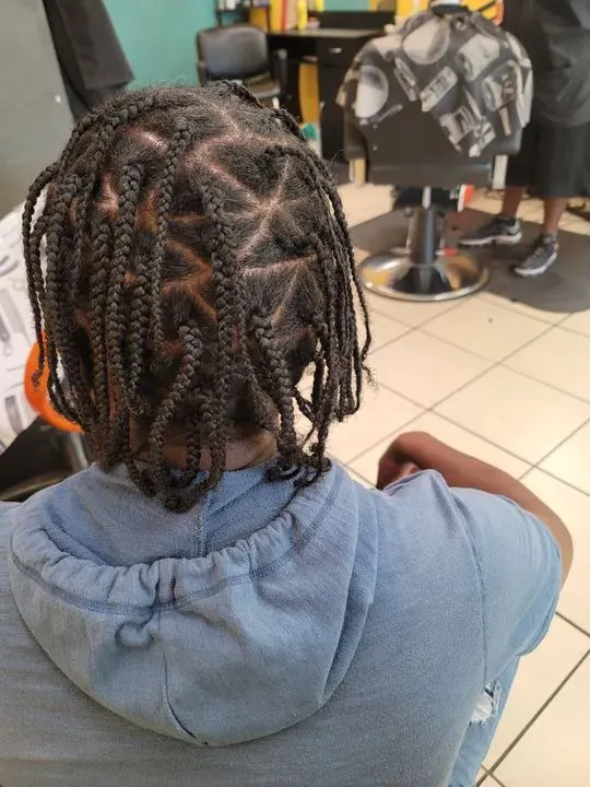 https://cdn.salonspotlight.com/photos/o16TTecd61OLXJkSRERt/c8a1645f-f334-4992-b309-b3e8281a3f1b_720x720