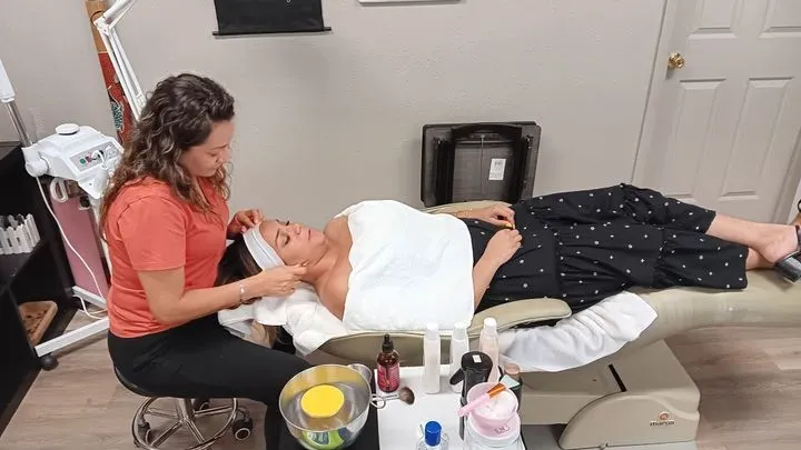 https://cdn.salonspotlight.com/photos/o1vq8mkb2uNQdPjknOYH/4453e760-7302-4485-900b-ca07690901d9_720x720