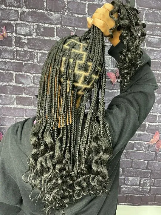 https://cdn.salonspotlight.com/photos/o2Nr9RsdbIZ1lkH7FM9c/72b1e421-e113-471e-8ee0-0cdf3247af6e_720x720