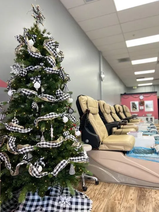 https://cdn.salonspotlight.com/photos/o3sKc21N8YF5SG7l5skp/5d811db2-9e8b-457a-a055-53cb3c81554c_720x720
