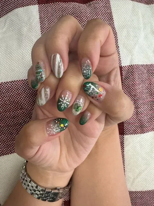 https://cdn.salonspotlight.com/photos/o3sKc21N8YF5SG7l5skp/ccf6eb2e-47ee-4eb9-84aa-bbe62cf164f7_720x720