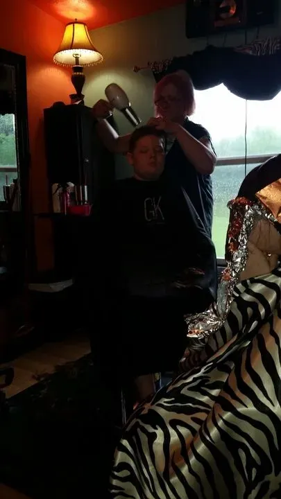 https://cdn.salonspotlight.com/photos/o4fpyxHHwogS4KJ5psTv/4002751a-f3ae-42c1-9dfe-6425aa239768_720x720