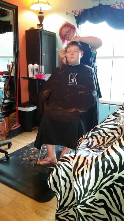 https://cdn.salonspotlight.com/photos/o4fpyxHHwogS4KJ5psTv/632ebb15-492f-4e56-a1f4-aebe0355c994_720x720