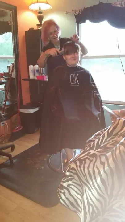 https://cdn.salonspotlight.com/photos/o4fpyxHHwogS4KJ5psTv/eb0b34d2-311b-4cff-a711-fe08b173af27_720x720