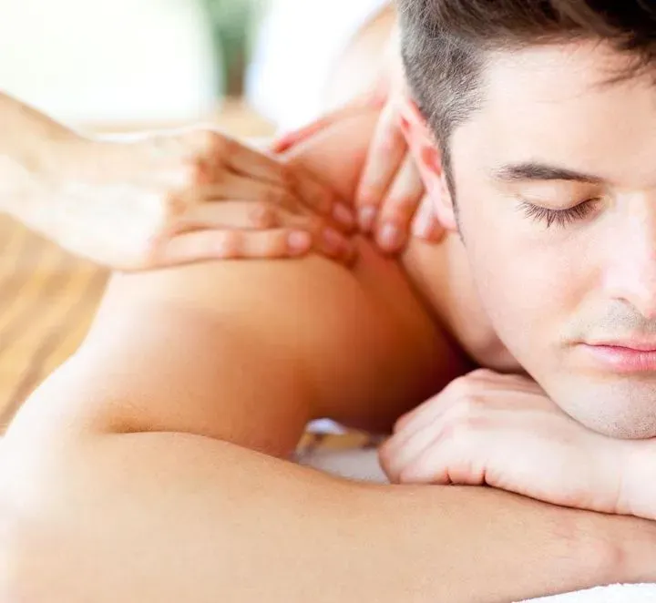 https://cdn.salonspotlight.com/photos/o61IbyGns5mpYt4myQjR/be963413-52b8-4f34-994d-59cdd0204a77_720x720