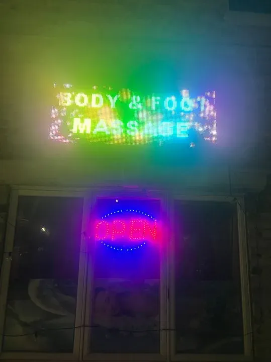 https://cdn.salonspotlight.com/photos/o6ybPhQbYz0lhvDpWH66/940c4f84-271f-41a7-b79e-bcd42fa69e56_720x720