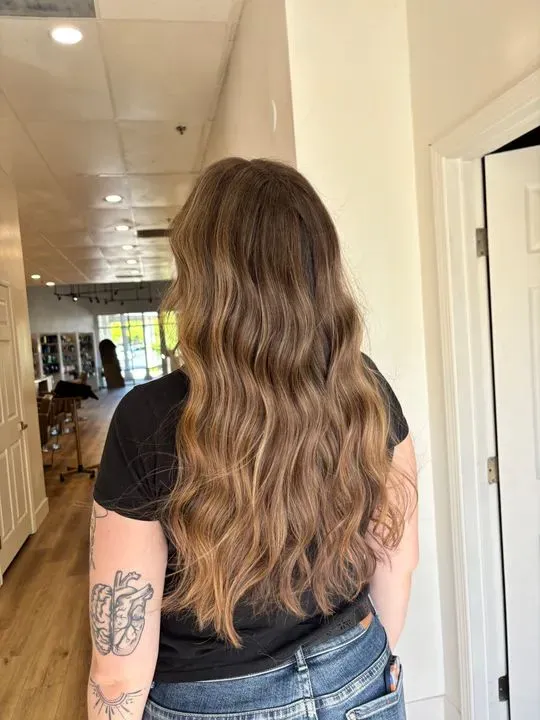 https://cdn.salonspotlight.com/photos/o7azfh9CnsCBsFON5so4/c1bf2383-f0f6-4599-bf8b-8fe8594d90c8_720x720