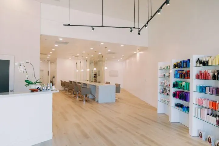 https://cdn.salonspotlight.com/photos/o7azfh9CnsCBsFON5so4/f42946b3-4f54-424a-a074-d824f98af16e_720x720