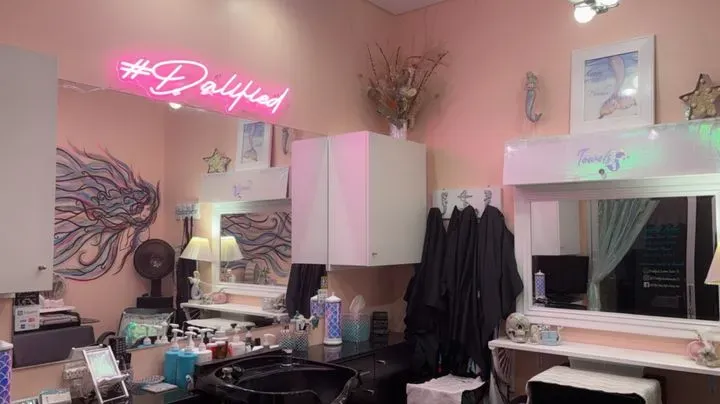 https://cdn.salonspotlight.com/photos/o8icGPop6ApNJScwodva/621a3f8f-e8a2-4919-9407-1a4705508be9_720x720