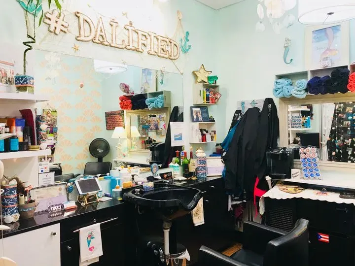 https://cdn.salonspotlight.com/photos/o8icGPop6ApNJScwodva/ad7ca359-188b-4768-9c23-136e2aed0669_720x720
