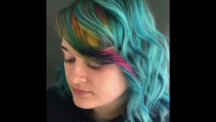 https://cdn.salonspotlight.com/photos/oAR4VwWPVNgjHbsMXU6U/9bf91bc3-2d66-4d21-9369-597c7be5fbb6_720x720