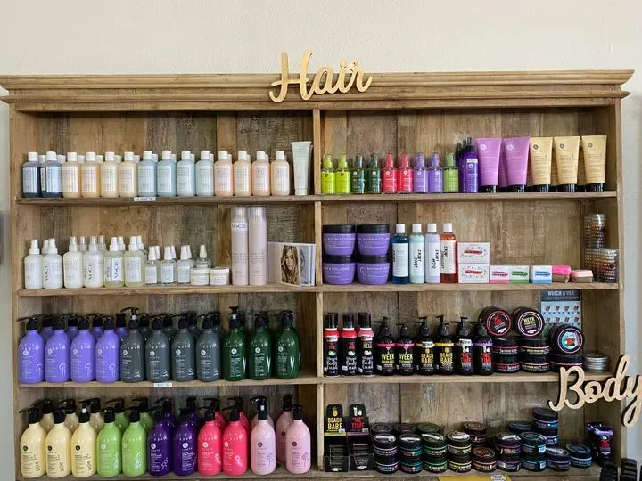 https://cdn.salonspotlight.com/photos/oAR5Y4D8fz1tDZrtNWnG/cb58b4c9-4e86-47b3-a482-88f5ed281913_720x720