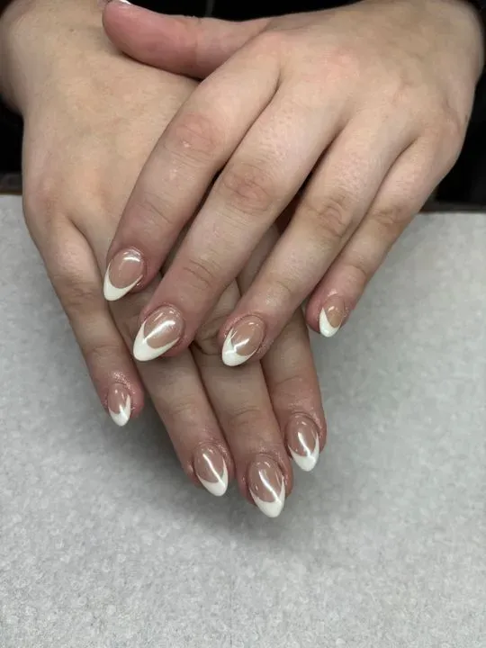 https://cdn.salonspotlight.com/photos/oBWNBluXuR3hB65xpdr4/03081cf2-f75f-4d85-8fac-1aa17ec06848_720x720