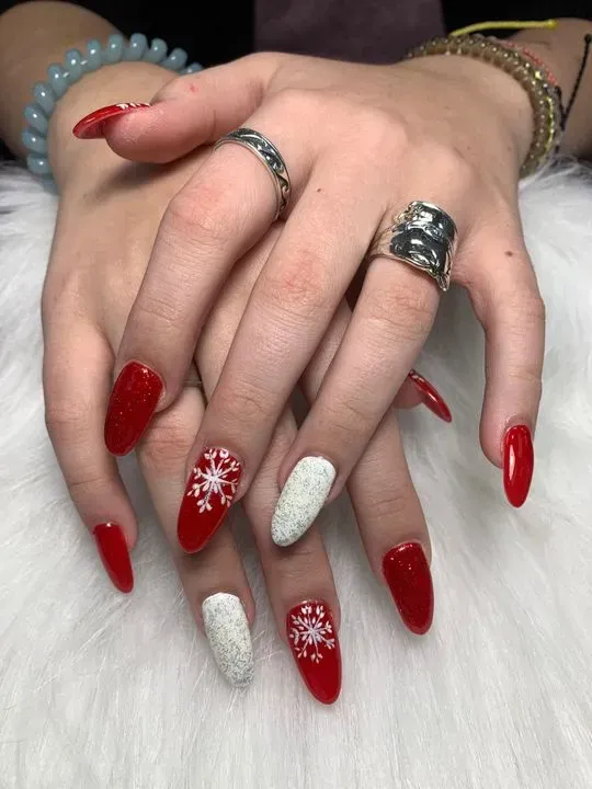 https://cdn.salonspotlight.com/photos/oBWNBluXuR3hB65xpdr4/3beeb2cf-17ad-4ec7-aaf3-c1a6723bf278_720x720