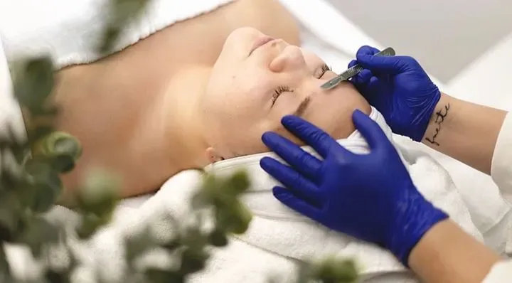 https://cdn.salonspotlight.com/photos/oCJPvW7VohefyH7WW8o5/3b27dba8-c985-4848-9ca0-008194fc74f2_720x720