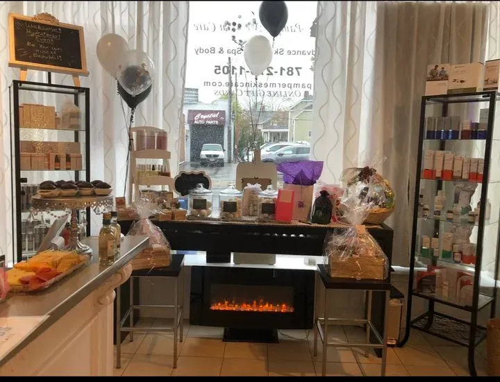 https://cdn.salonspotlight.com/photos/oEZIWozqU8XFvbcVjCL7/515e943a-69be-462e-af63-0b7a2a43edc9_720x720