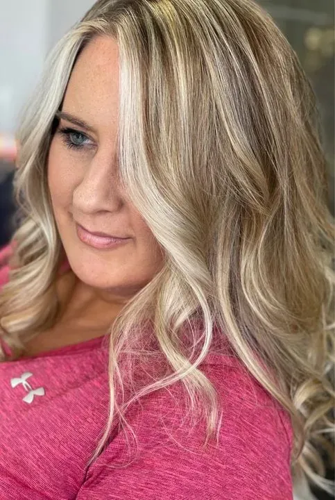 https://cdn.salonspotlight.com/photos/oEuGWJtQBU1sdLhvVBxH/ed74e118-ab62-444b-83f0-347920def1d2_720x720