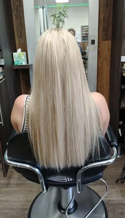 https://cdn.salonspotlight.com/photos/oGZw2ym3REdjpV1609Uj/a7a59092-f8d1-424e-aab7-760322c2e510_720x720