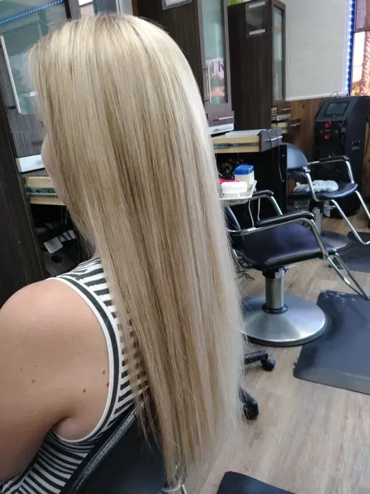 https://cdn.salonspotlight.com/photos/oGZw2ym3REdjpV1609Uj/c5e75fe8-53ce-42ed-8e5a-f9b337d90f2c_720x720