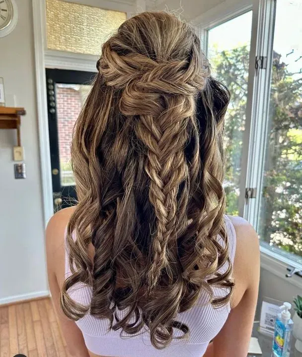 https://cdn.salonspotlight.com/photos/oH2S73FfSdaLOSjMSWte/b7fdeaa3-caf2-459a-824c-08691eb477a7_720x720